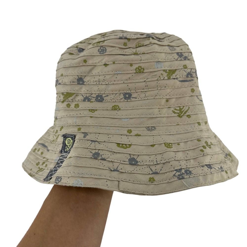 Mountain Hardwear Cream and Green Bucket Hat